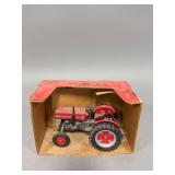 1:16 scale Scale Models Massey-Ferguson 135 tractor