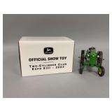 1:16 scale Ertl John Deere Model 420V tractor Phase II 1957 Official Show Toy Two Cylinder Club Expo XIII 2003