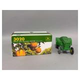 1:16 scale Ertl John Deere Model 3020 Grove and Orchard tractor 1964-1968 2014 Teo Cylinder Club Expo XXIV