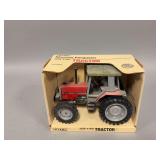 1:16 scale Ertl Massey Ferguson 3070 4WD tractor