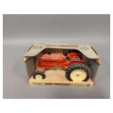 1:16 scale Ertl Allis-Chalmers D-19 tractor