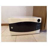 GE microwave oven
