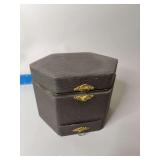 Collar box w drawer includes collars