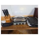 Griddle with multiple grates and knife block