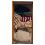 Afghans, comforter, tie quilt 67x81