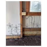 Decorative yard fence 4’ and shepherd’s hook