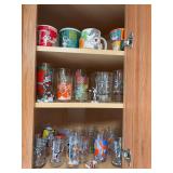 25 +\- Bugs Bunny & friends character glasses & mugs