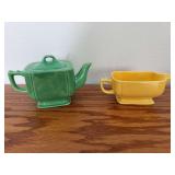 Homer Laughlin China Co sauce boat and tea pot