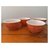 Four Pyrex No.401 mixing bowls