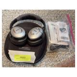 Bose Quiet Comfort 15 acoustic noise cancelling headphones