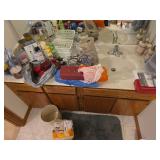 Candle's, bathroom rug and more, check all pictures (Bring box to pack)