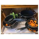 Frying pans and pots-Bring boxes to pack