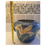 Roseville Zephyr Lily planter in blue, manufactured in 1946.