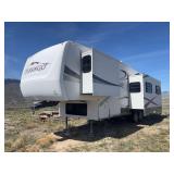 2007 Durango 315 fifth wheel camper trailer 31.5’ KZ double slide out comes with fifth wheel hitch adaptor included
