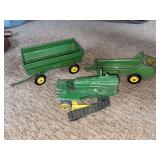 John Deere green manure spreader, wagon, crawler