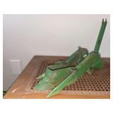 John Deere 1:16 scale John Deere corn picker