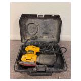 DeWalt Palm Grip Sander Model DW411 in hard case