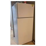 GE refrig/freezer missing lower handle NO CONTENTS!