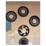 4 Cast iron chimney/floor grates