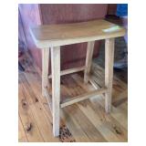 24 inch wood saddle style barstool