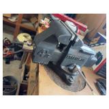 Heavy duty swiveling craftsman 4 1/2 inch bench vise bring tools to remove
