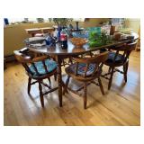 Dining room table table, 5 chairs and 2 leaves