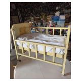 Metal children’s play crib