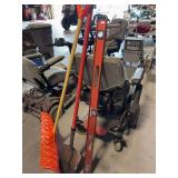 Snow shovel, shovel, level