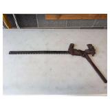 Fence wire stretcher
