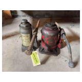 2 hydraulic jacks