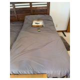 Serta Motion Essentials adjustable foundation twin size bed w linens