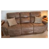 88” La-Z-Boy double reclining sofa