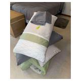 Bedding from adjustable bed includes king size comforter and pillows