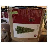 GE 7’ prelit just cut Colorado spruce constant on tree