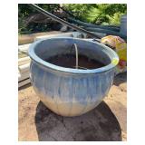 18" blue planter