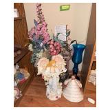 Blue glass candleholder, two vases and two angels