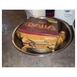 Dalia pasta machine and large stainless steel mixing bowl