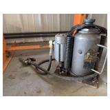 Air over hydraulic 20 T jack