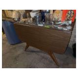 Drop leaf table 42x27 with 16” drop leaves and two add