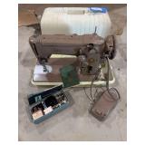 Singer 306K sewing machine with case