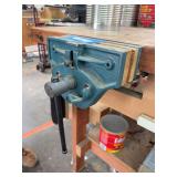 Wood vise, bring tools to remove