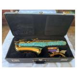 Selmer alto saxophone and music stand Per Seller, needs new pads