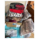 Throw pillows & blankets
