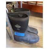 Men’s size 10, or women’s size 11 chore style Muck boots