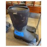 Men’s size 8 Bog boots