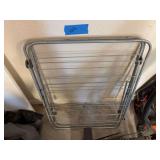 Collapsible drying rack