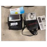 TomTom, HP photo smart 735 with cases