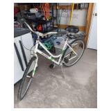 Raleigh DeTour 1 Bike with rear rack