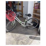 Raleigh Detour 1 Bike with front basket