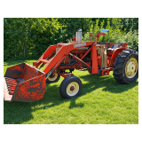 AC D17 tractor WF, loader *CLICK ON THE LINK BELOW TO SEE A VIDEO OF THE TRACTOR RUNNING*